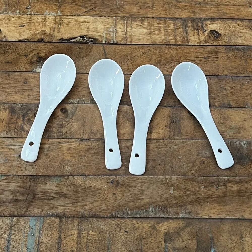 Vintage Asian Soup White Porcelain Spoons Set Of 4 Pho Miso Ramen